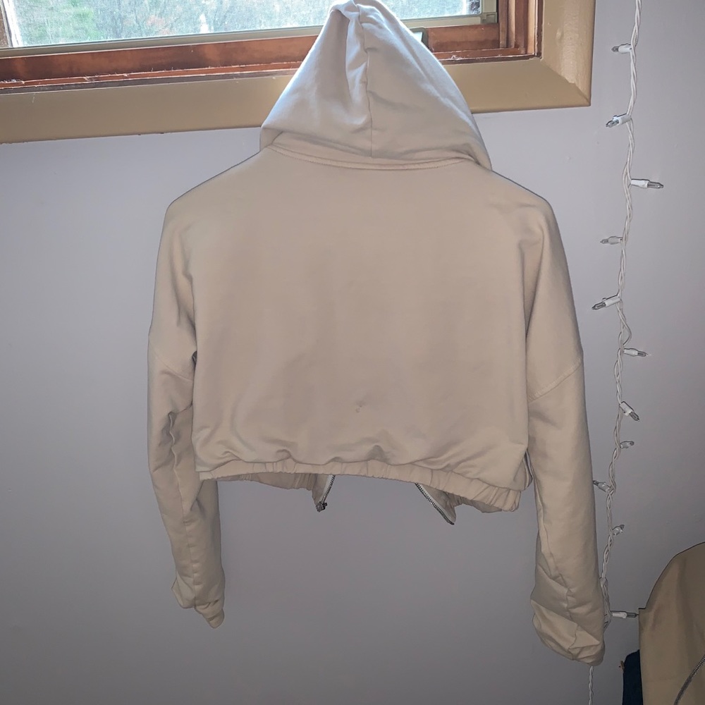 ❌SOLD❌ Buffbunny Crop Hoodie - Picture 8 of 10